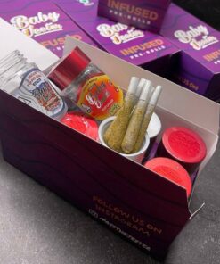 Coni Pre-rollati Canapa Naturale King Size Premium Vuoi risparmiare tempo e ottenere un risultato perfetto ogni volta? I Coni Pre-rollati Canapa Naturale King Size Premium sono progettati per offrirti la massima praticità senza rinunciare alla qualità. Già pronti da riempire, realizzati con carta in canapa naturale non sbiancata e con filtro integrato, rappresentano la scelta ideale per chi desidera un accessorio semplice, pulito e professionale. 👉 Scopri tutti gli accessori disponibili sul nostro shop: https://sigaretteelettronicheitalia.it/ ⚡ Preparazione Rapida, Risultato Professionale Dimentica il rollaggio manuale complicato e gli sprechi di carta. Con i nostri coni pre-rollati King Size basta inserire il contenuto consentito e comprimere leggermente per ottenere una forma uniforme. Perfetti per principianti che vogliono semplicità immediata e per utenti esperti che cercano velocità e precisione. Coni già pronti – nessuna esperienza richiesta Struttura stabile e uniforme Filtro pre-inserito per maggiore praticità Riempimento veloce e pulito 🌿 Carta in Canapa Naturale – Qualità Premium La carta in canapa naturale garantisce una combustione lenta e regolare. Senza sbiancanti aggressivi, mantiene un aspetto naturale e una qualità superiore. Questo tipo di carta è apprezzato per la sua resistenza e per la combustione uniforme, offrendo un utilizzo più controllato e costante. La scelta dei materiali è fondamentale per un accessorio di qualità. Per questo motivo ogni lotto viene selezionato con attenzione, assicurando un prodotto affidabile e pronto all’uso. 👑 Formato King Size – Più Spazio, Più Comfort Il formato King Size è ideale per chi desidera maggiore capacità e una forma conica perfettamente bilanciata. Offre una distribuzione uniforme del contenuto consentito e una stabilità maggiore durante l’utilizzo. Questo formato è tra i più richiesti perché combina praticità e performance. Maggiore capacità rispetto ai formati standard Forma conica per riempimento uniforme Struttura resistente al trasporto Compatibilità con diversi utilizzi consentiti 🔥 Perché Scegliere i Nostri Coni Pre-rollati Premium Quando si tratta di accessori pronti all’uso, la qualità fa la differenza. I nostri coni sono progettati per offrire un’esperienza semplice e affidabile, riducendo gli errori e migliorando la preparazione. Materiali naturali selezionati Design pulito e minimal Filtro integrato stabile Combustione lenta e uniforme Ideali per miscele aromatiche e canapa legale consentita 🚀 Accessorio Ideale per Uso Quotidiano Che tu stia cercando un accessorio pratico per uso personale o un prodotto affidabile da aggiungere alla tua collezione, questi coni pre-rollati offrono versatilità e semplicità. Il loro design pronto all’uso li rende perfetti per chi desidera una soluzione rapida senza compromettere la qualità. Molti clienti scelgono i coni pre-rollati proprio per la comodità e per il risultato uniforme che permettono di ottenere ogni volta. La forma stabile facilita il riempimento e riduce gli sprechi di materiale. 💎 Qualità Premium per Utenti Esigenti Ogni dettaglio è studiato per offrire un accessorio di livello superiore. La carta in canapa naturale contribuisce a mantenere un’esperienza pulita e naturale. Il filtro integrato mantiene la struttura del cono stabile e facilita la preparazione anche a chi non ha esperienza. Il risultato è un prodotto affidabile, resistente e pronto all’uso, ideale per chi desidera una soluzione moderna e pratica. 📦 Conservazione e Consigli Utili Per mantenere la qualità dei coni pre-rollati, è consigliabile conservarli in un luogo asciutto e lontano da umidità. Durante il riempimento, procedi gradualmente e comprimi leggermente il contenuto per evitare spazi vuoti e ottenere una distribuzione uniforme. Conservare in ambiente asciutto Evitare pressioni eccessive Riempire in modo uniforme Utilizzare solo con contenuti consentiti dalla legge 🛒 Aggiungili Ora al Carrello Se stai cercando coni pre-rollati naturali, pronti da riempire e di qualità premium, questa è la scelta perfetta. Ideali per chi desidera praticità immediata e materiali naturali, rappresentano un accessorio essenziale per ogni appassionato. 👉 Scopri altri accessori e offerte esclusive sul nostro shop: https://sigaretteelettronicheitalia.it/ Nota: Questo prodotto è un accessorio vuoto destinato a utilizzi consentiti dalla normativa vigente. Utilizzare sempre nel rispetto delle leggi locali